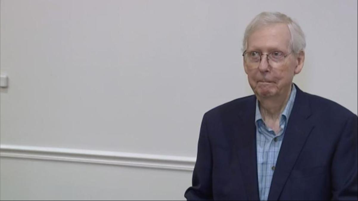 McConnell, líder republicano en el Senado de EEUU, vuelve a quedarse paralizado