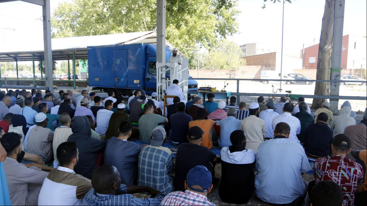 El Ayuntamiento de Lleida permite rezar debajo de un puente a la comunidad musulmana