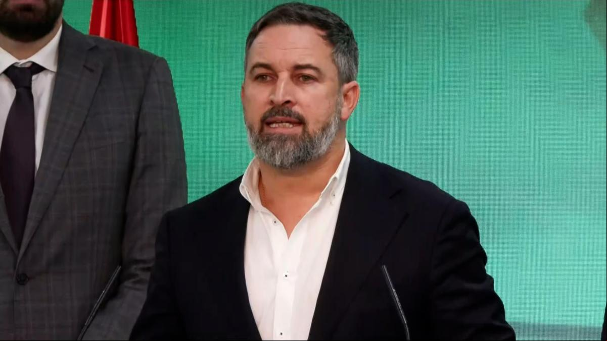 Abascal llama a la policía a rebelarse contra órdenes ilegales