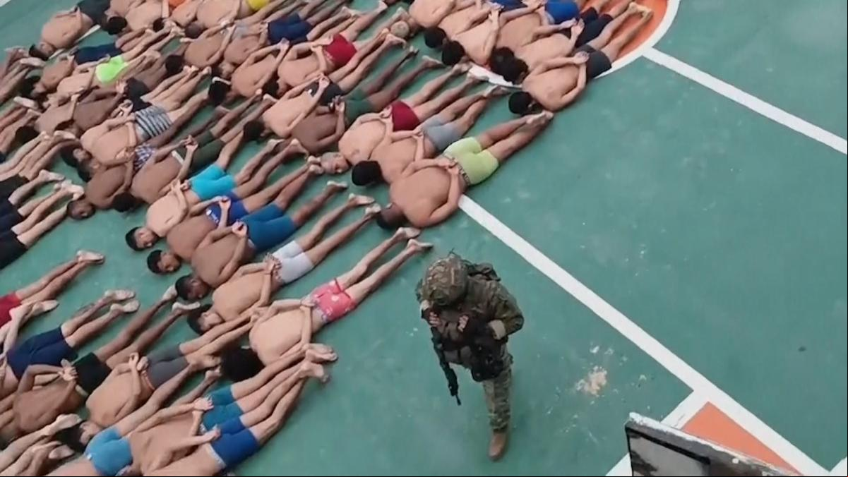 Nueva redada policial en una cárcel de Ecuador para controlar masacres entre bandas