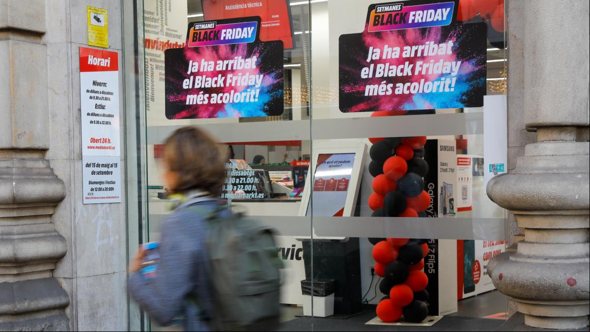 El pequeño comercio intenta distanciarse del ‘black friday’