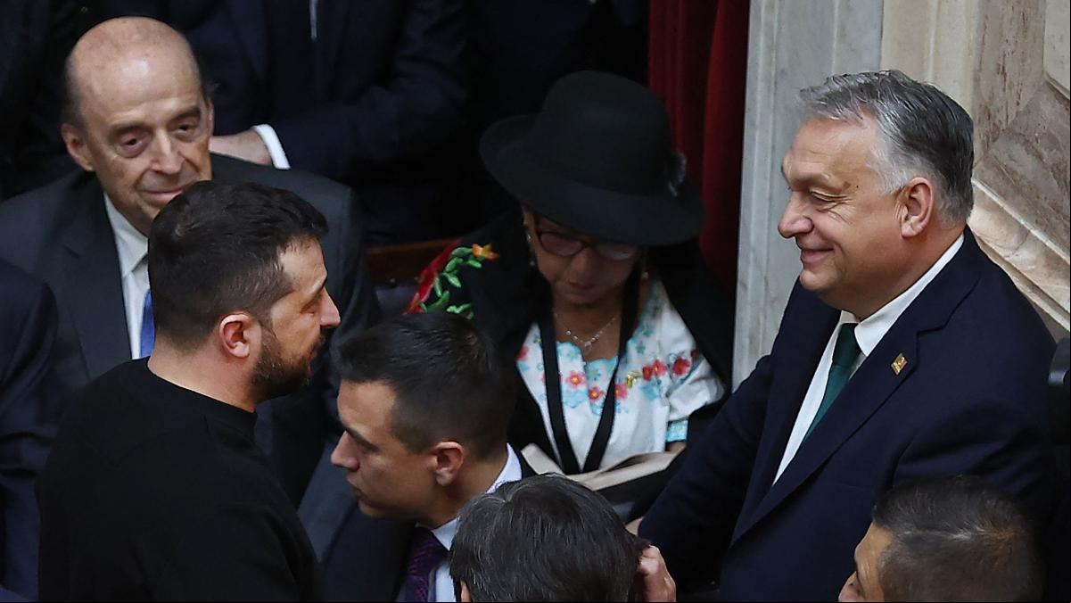 Zelenski vuelve a EE.UU. al evaporarse la ayuda militar