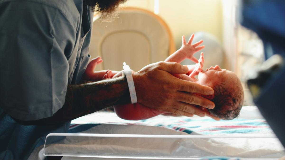 Cómo preparar la llegada a casa de un bebé prematuro