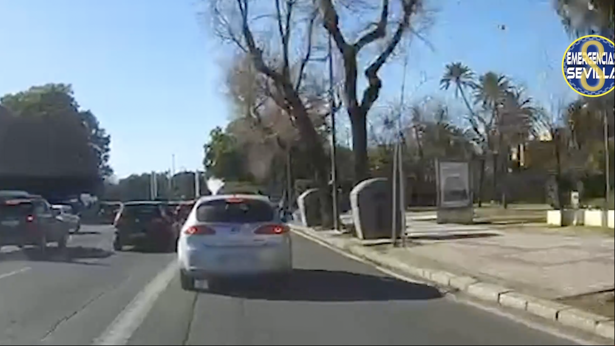 La policía de Sevilla graba una peligrosa persecución a un coche robado por toda la ciudad