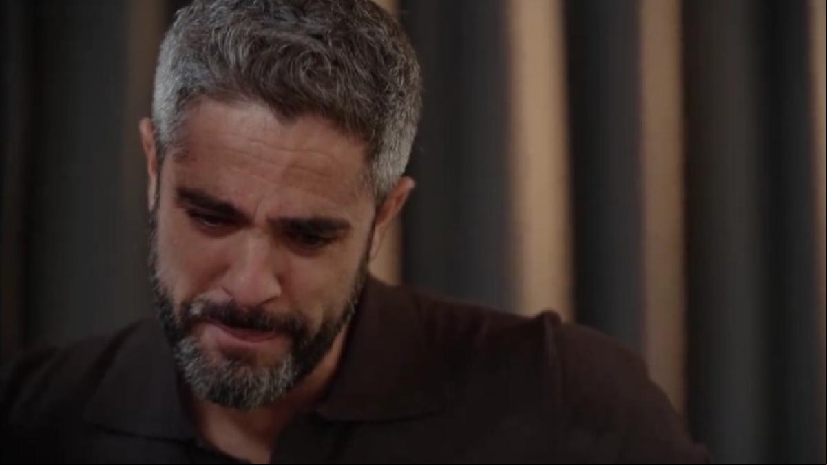 Roberto Leal rompe a llorar al recordar a su fallecido padre: Hablo con él de alguna forma