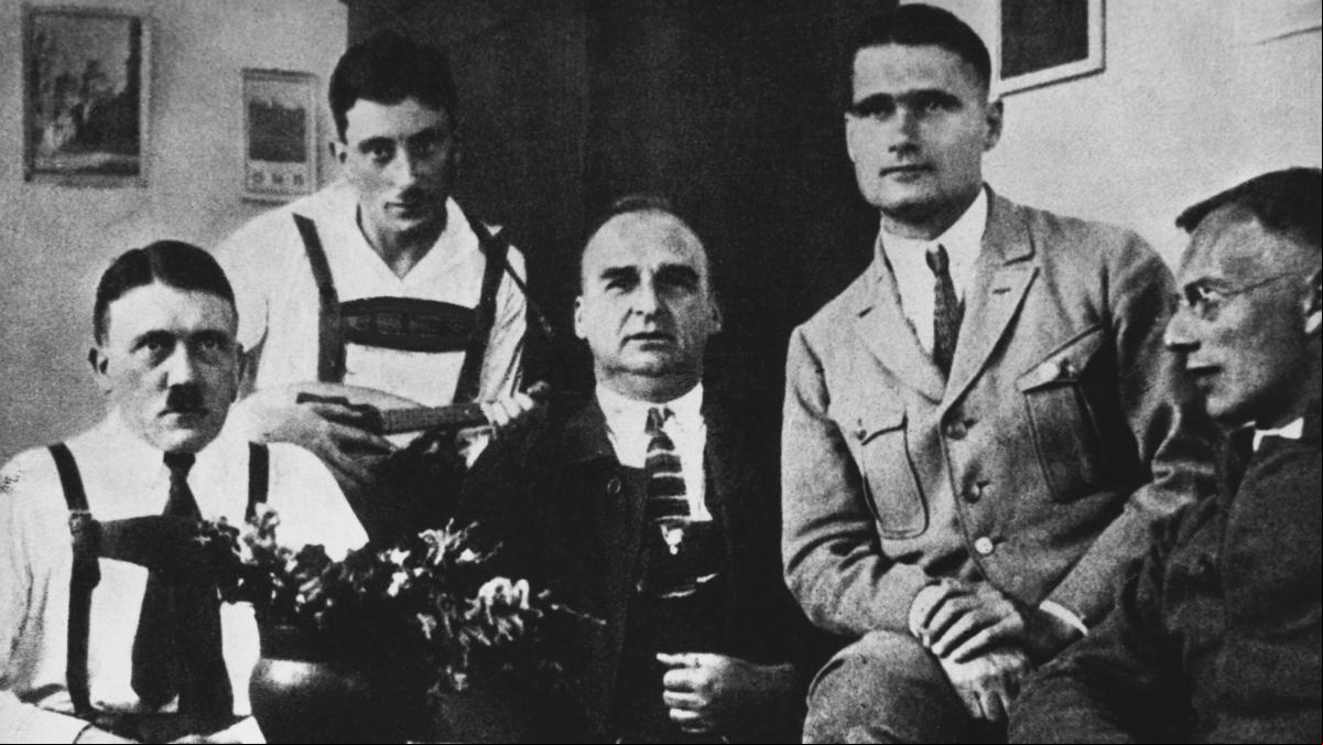 Sale a la luz la sorprendente decisión que tomaron los hermanos de Hitler tras su muerte