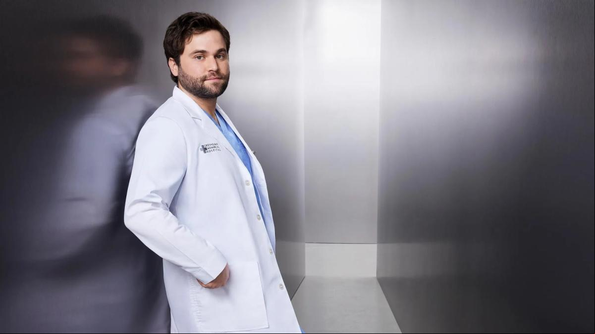 Cómo ‘Anatomía de Grey’ ha despedido a Jake Borelli (para ahorrar gastos)
