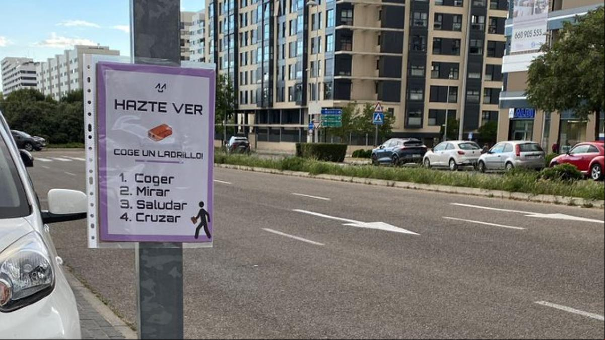 Llega a España el sistema de cruzar los pasos de peatones con un ladrillo