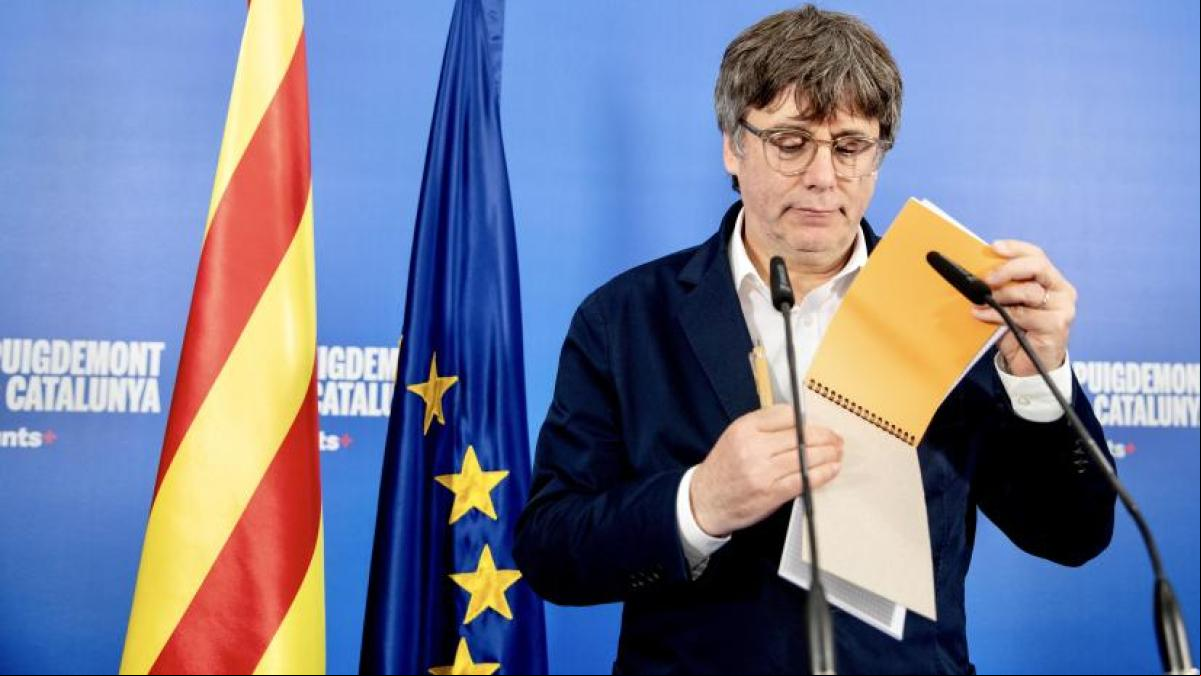 El juez Aguirre imputa a Puigdemont por alta traición por la trama rusa para excluirlo de la amnistía