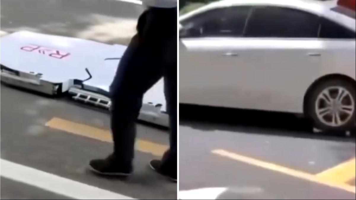 La manera que tienen en una ciudad de China de solucionar el problema de los coches mal aparcados