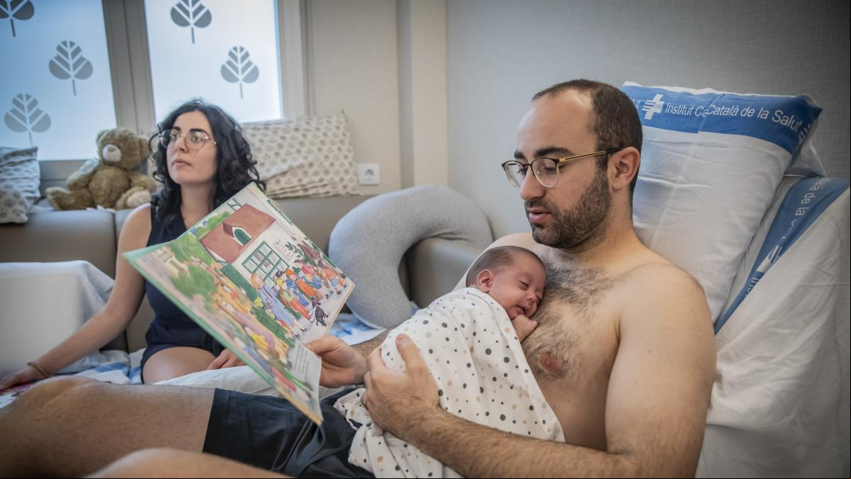 La lectura de los padres estimula el neurodesarrollo de los bebés prematuros