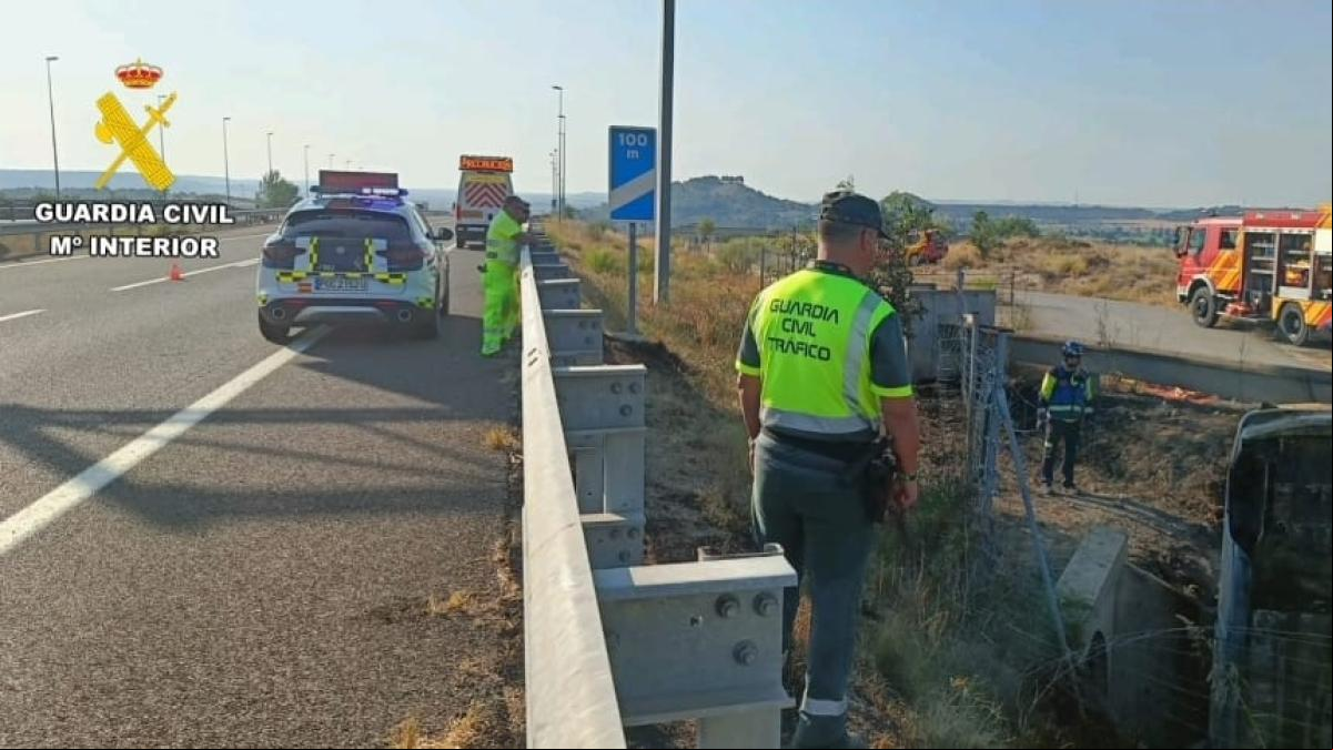 Tres fallecidos en Huesca tras salirse de la vía e incendiarse su vehículo