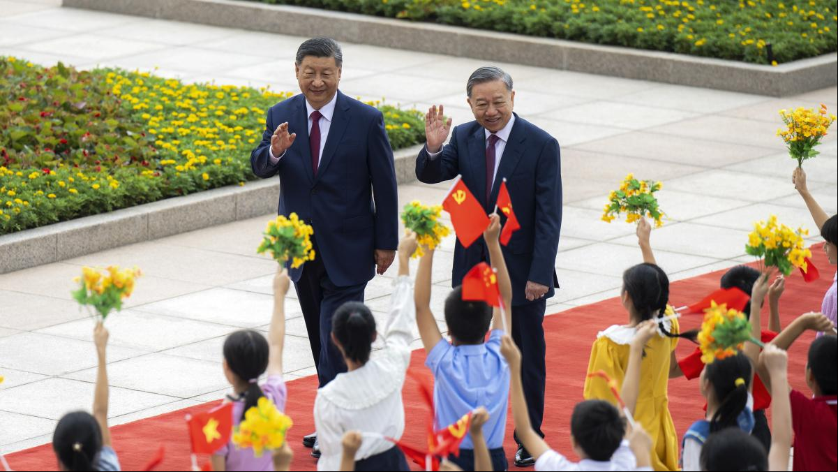 To Lam se estrena como líder de Vietnam con una visita a China