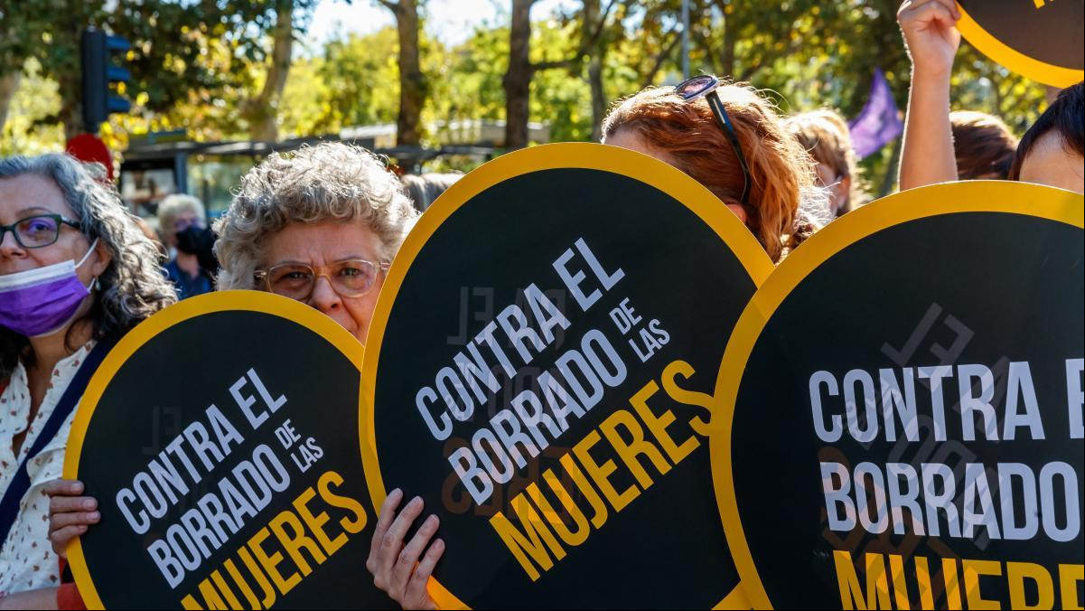 El caso del ertzaina trans que atacó a su mujer abre el debate sobre posibles fraudes