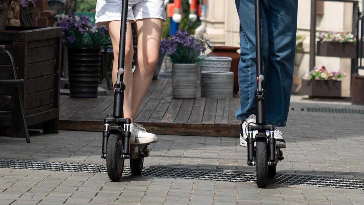Este patinete eléctrico recomendado baja 100 euros con su potente motor de 500 W