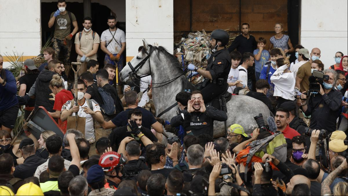 Contra los fabricantes de antipolítica