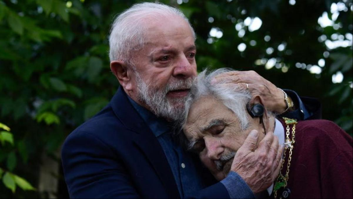 Lula condecora a su amigo Mujica con el Gran Collar de la Orden Nacional de Cruzeiro do Sul