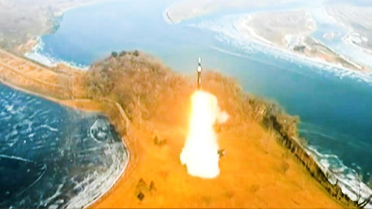 Corea del Norte lanza un nuevo misil hipersónico de rango medio