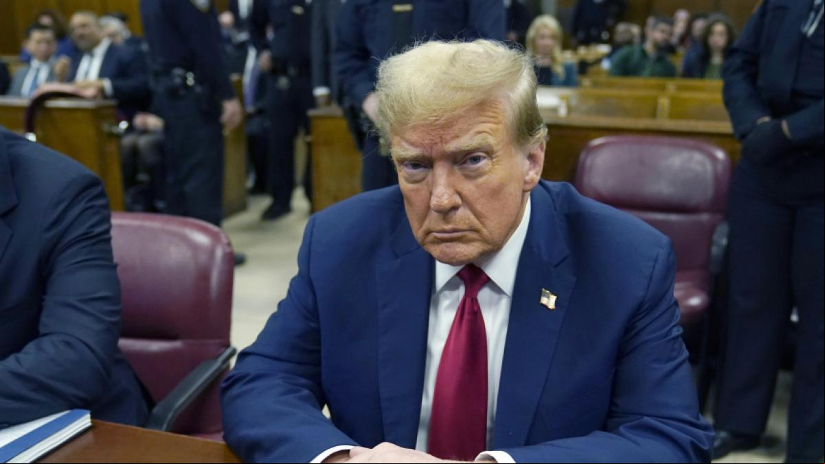Trump recibe una sentencia simbólica por el caso Stormy Daniels y se convertirá en el primer presidente criminal