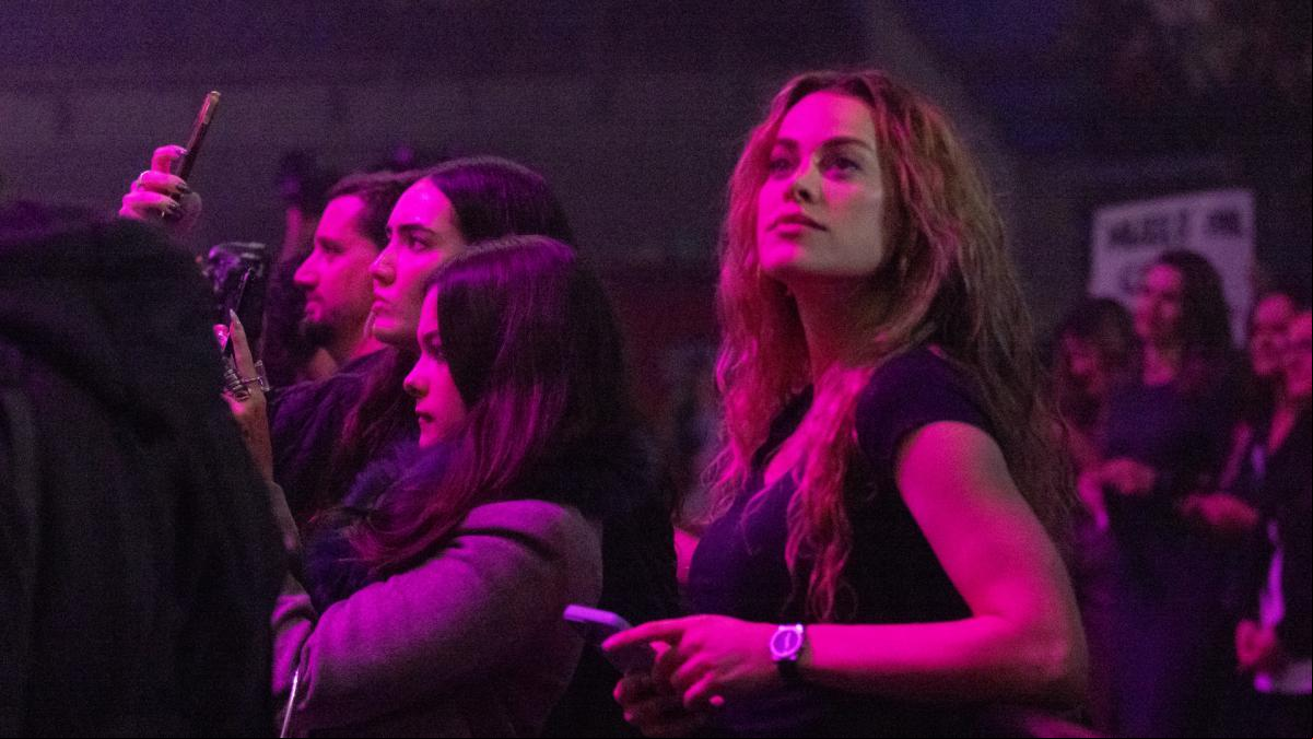 Candela Márquez se divierte junto a la hija de Alejandro Sanz en la última actuación del cantante Candela Márquez se divierte junto a la hija de Alejandro Sanz en la última actuación del cantante