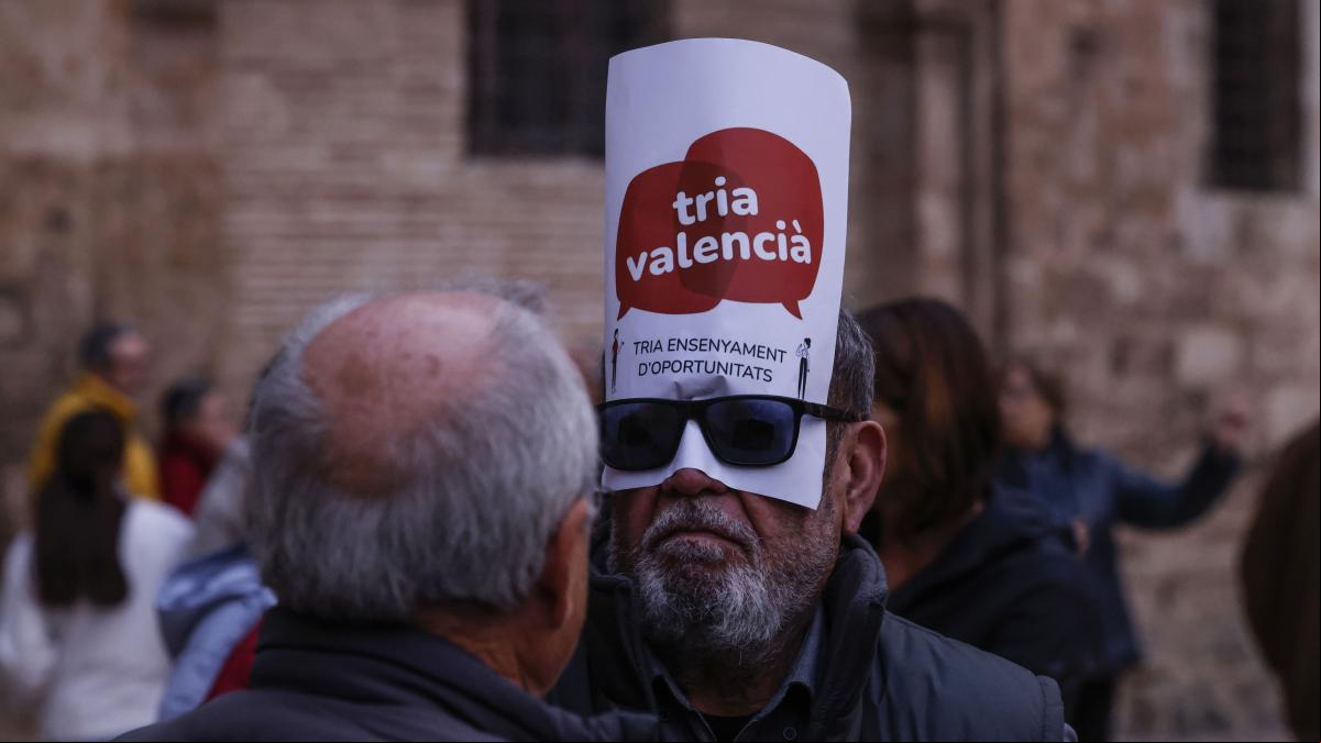 Vox impone su relato cultural a Mazón