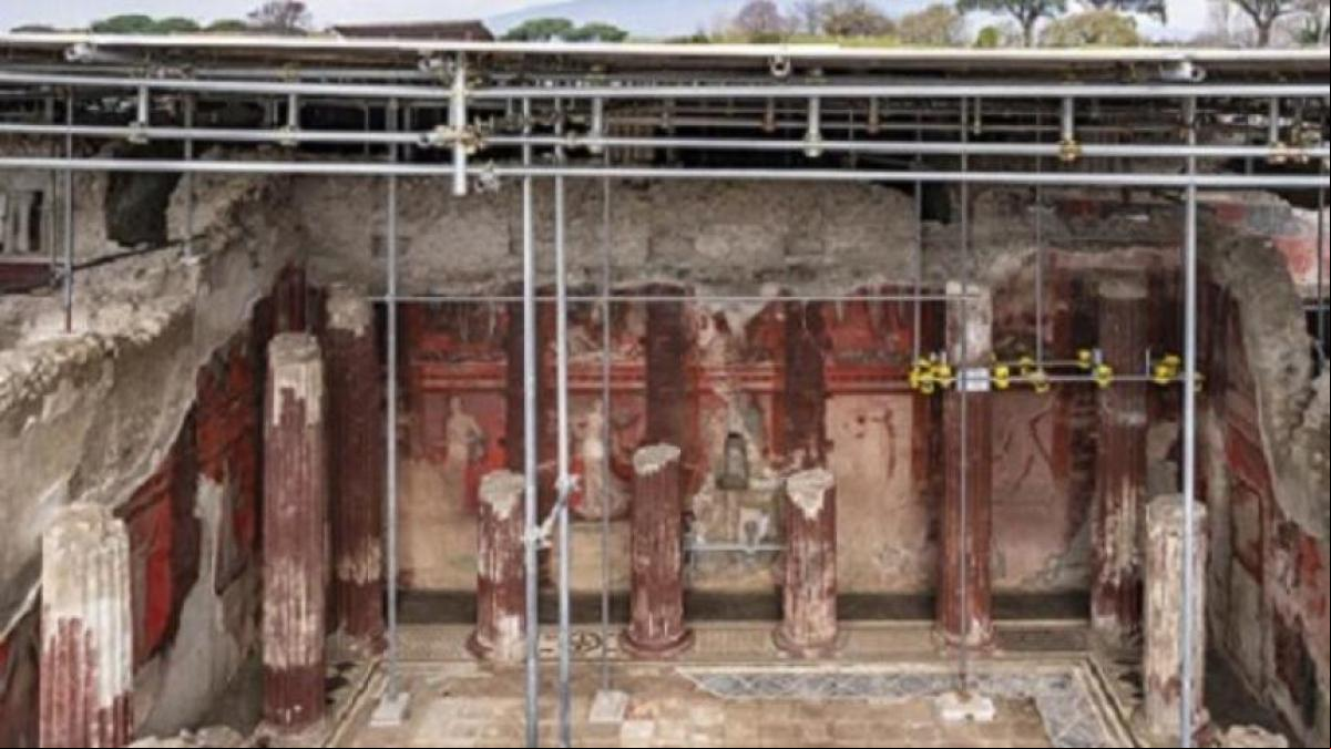 Hallado en Pompeya un gran fresco sobre el culto a Dioniso, dios del vino