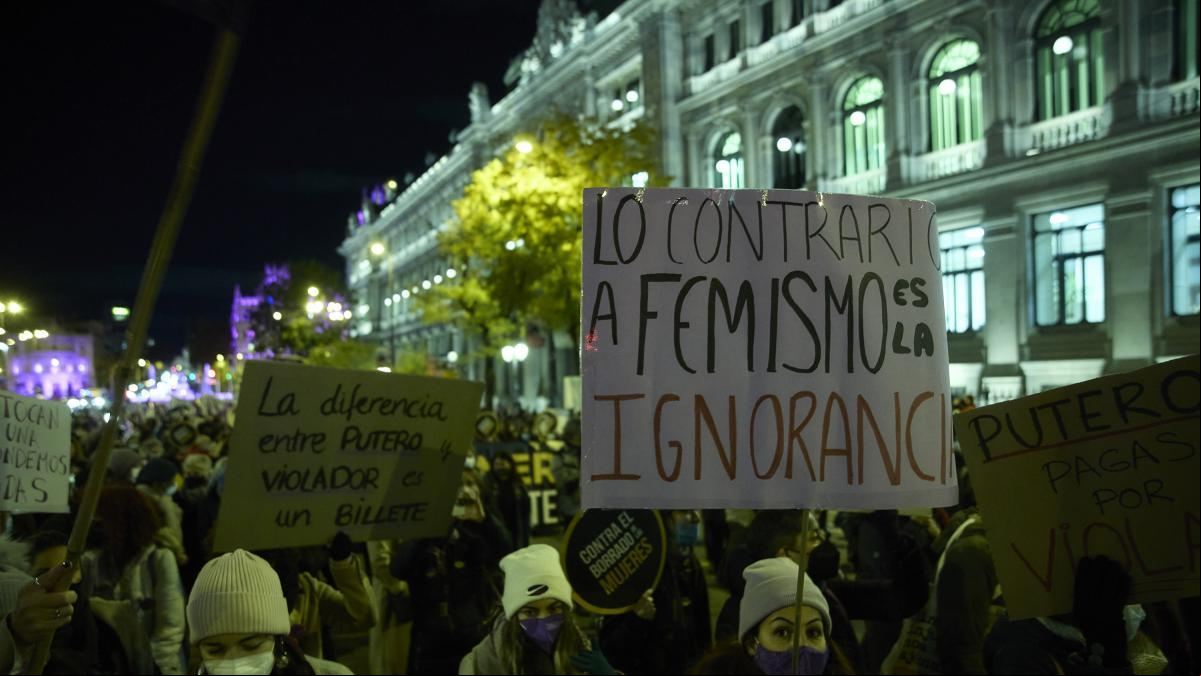 Ayuso destinará 500.000 euros al año para la violencia sexual contra los hombres, la misma cifra que dedica a las mujeres