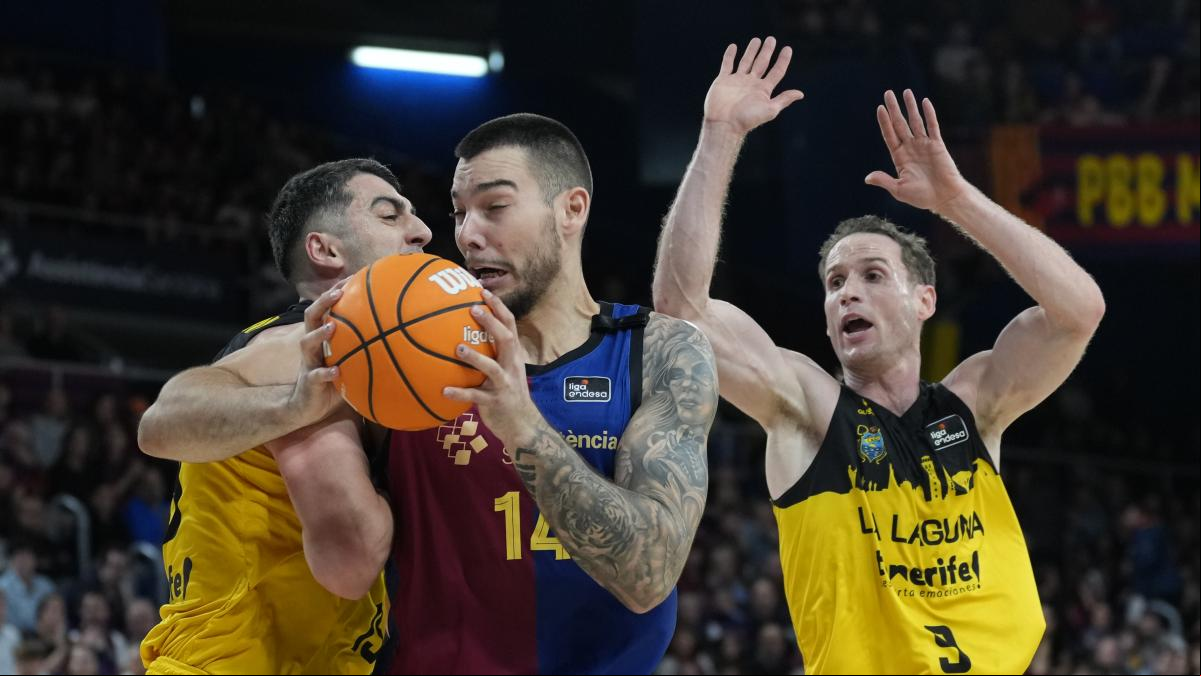 El Barça vuelve a dejar escapar la victoria ante el Tenerife y no asegura el playoff
