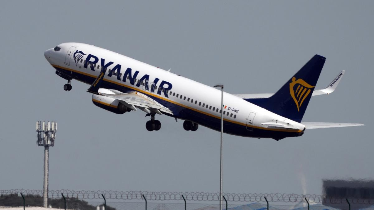 Ryanair presenta una demanda civil de 3.000 euros contra un pasajero conflictivo