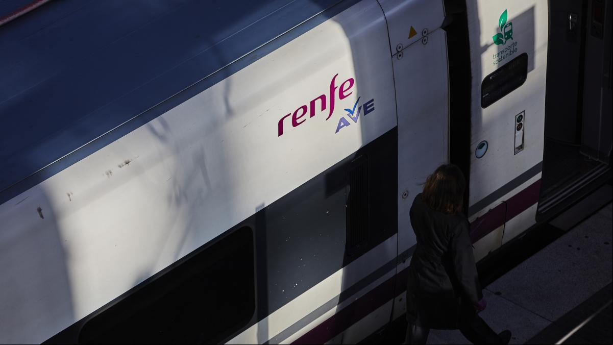 Retrasos en ocho trenes de Renfe entre Madrid y Andalucía por una incidencia técnica en un Ave