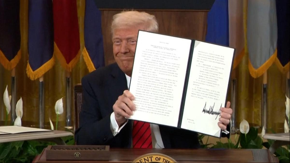 Trump retira el  a información clasificada a Biden, Harris y otros adversarios políticos