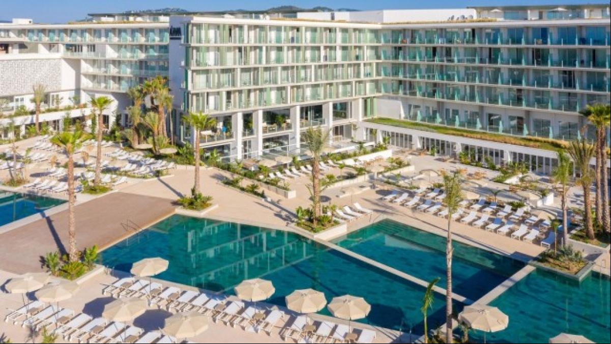 El turista que visita el Maresme gasta más y dispara la recaudación de la tasa turística