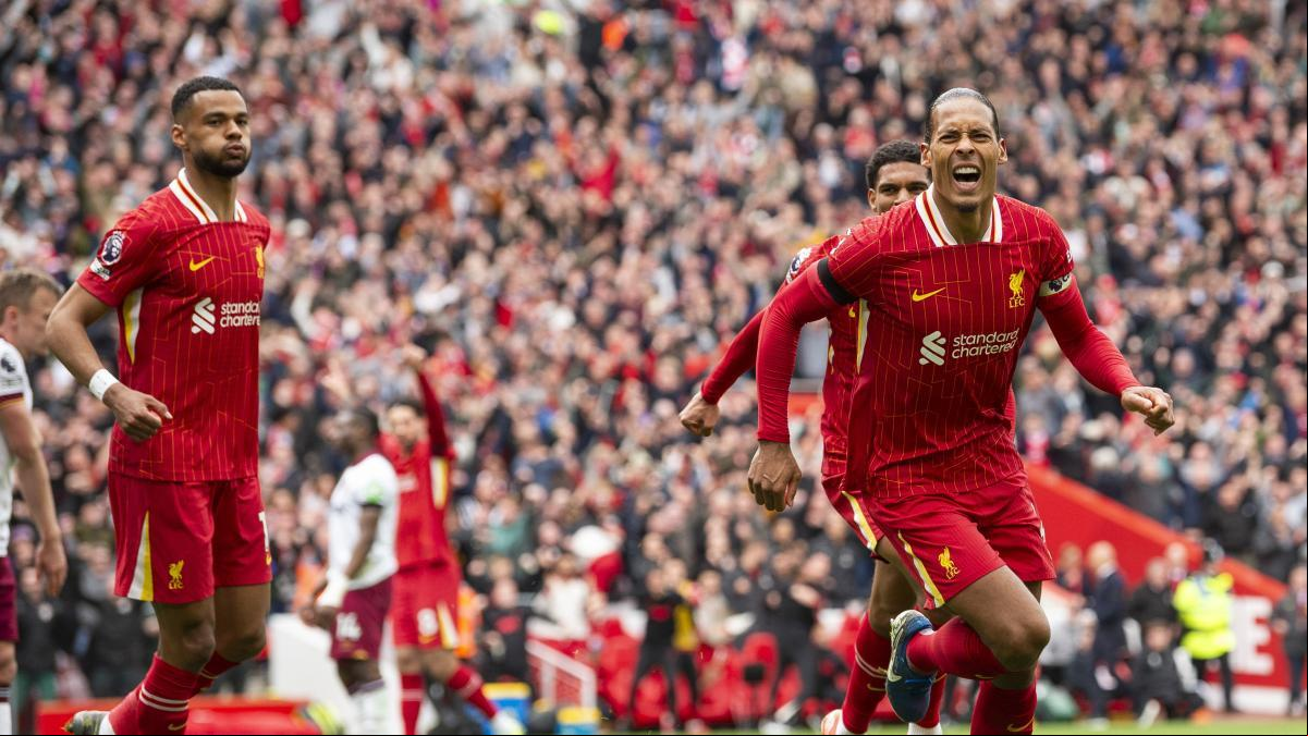 El Liverpool, a dos victorias de alzarse con el título de la Premier