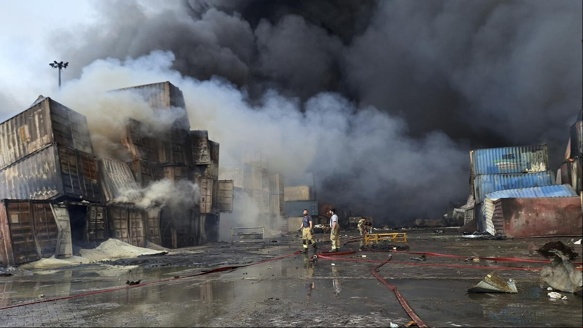 La devastadora explosión en el principal puerto de Irán deja al menos 28 muertos y 1.000 heridos