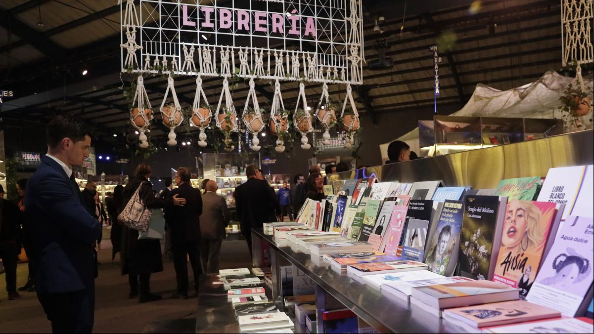 España y Colombia hablan de paz con libros en la Feria de Bogotá