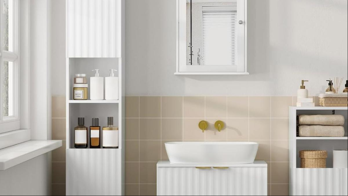 Adiós al desorden en el baño: 7 muebles bonitos con almacenaje para mantener el orden a raya