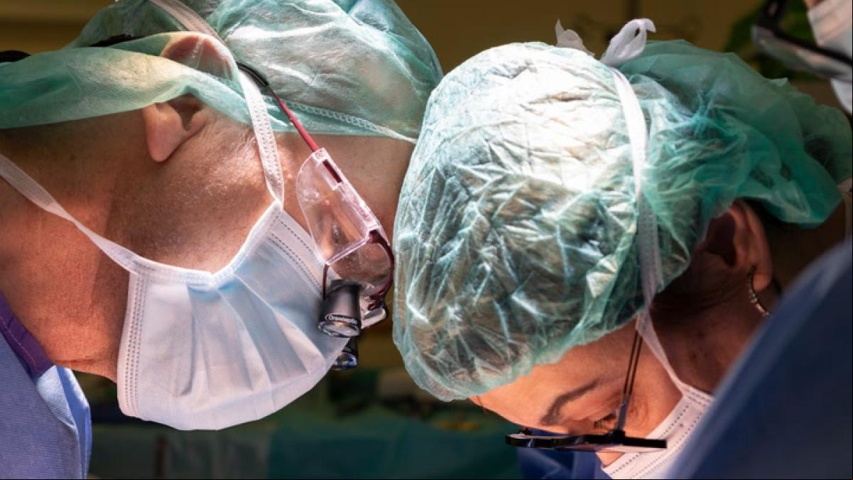 Así es como el Hospital de Bellvitge extirpa un cáncer de páncreas considerado inoperable