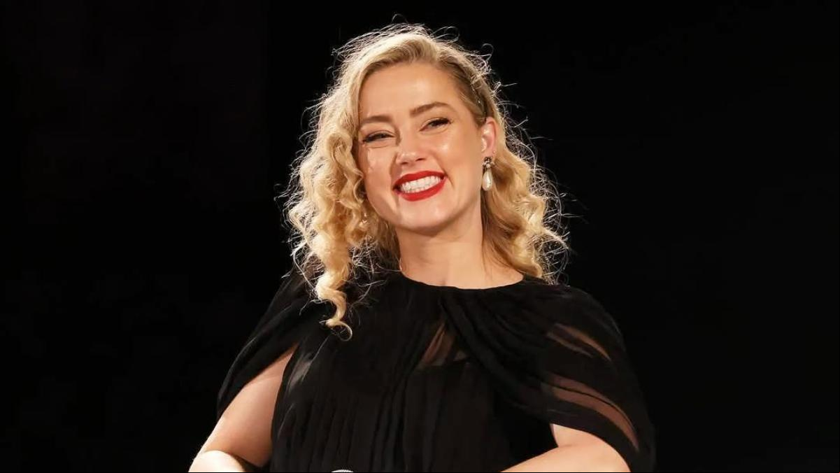 Amber Heard, madre de gemelos en solitario Amber Heard, madre de gemelos en solitario