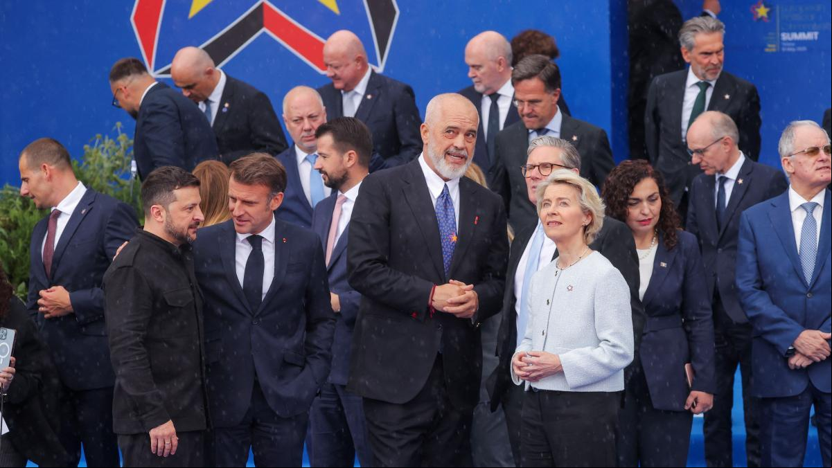 La Unió Europea pressiona Putin amb més sancions perquè accepti negociar