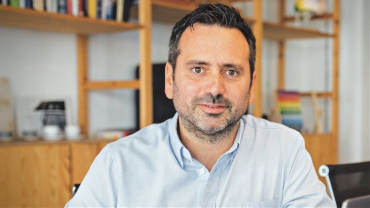 Álvaro Bilbao, neuropsicológico: “Reconoce su esfuerzo o determinación de tus hijos en lugar de elogiar su inteligencia, eso puede desmotivarlos”