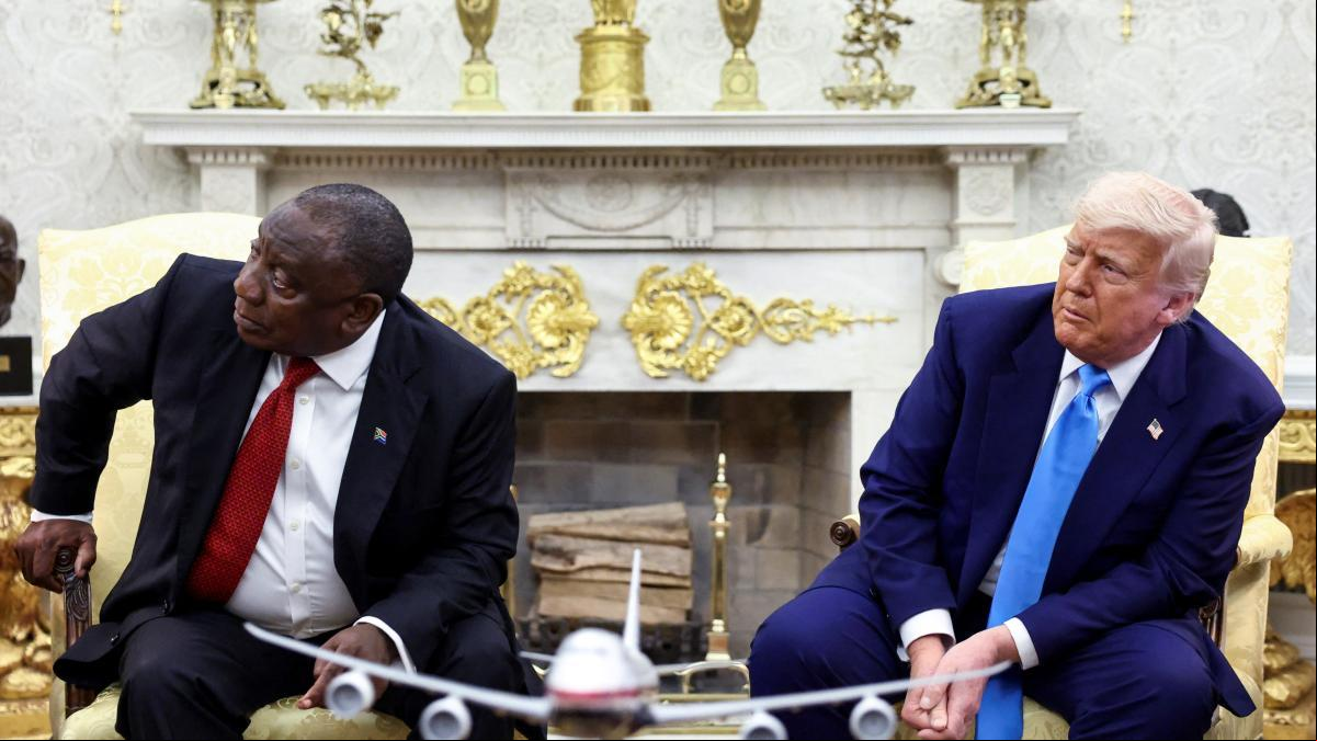 Trump acusa Ramaphosa de permetre un “genocidi blanc” a Sud-àfrica