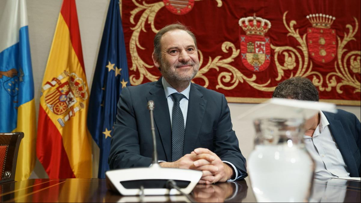 Ábalos niega que mediara con el Gobierno de Canarias y el ministro Torres en la compra de mascarillas