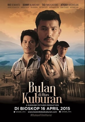 Bulan di Atas Kuburan