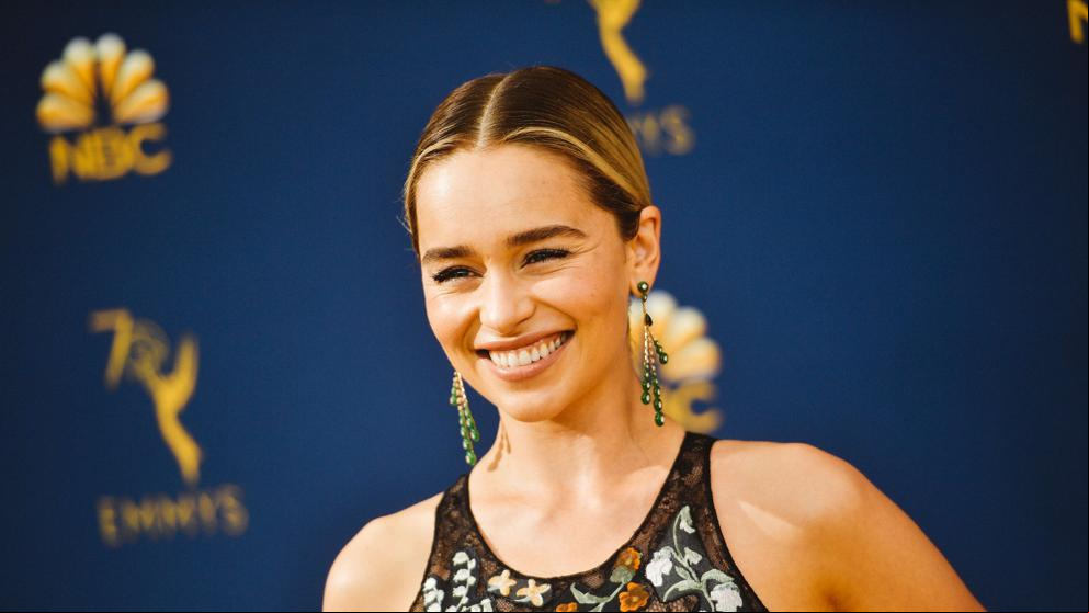 Emilia Clarke muestra su precioso tatuaje en honor a ‘Juego de tronos’
