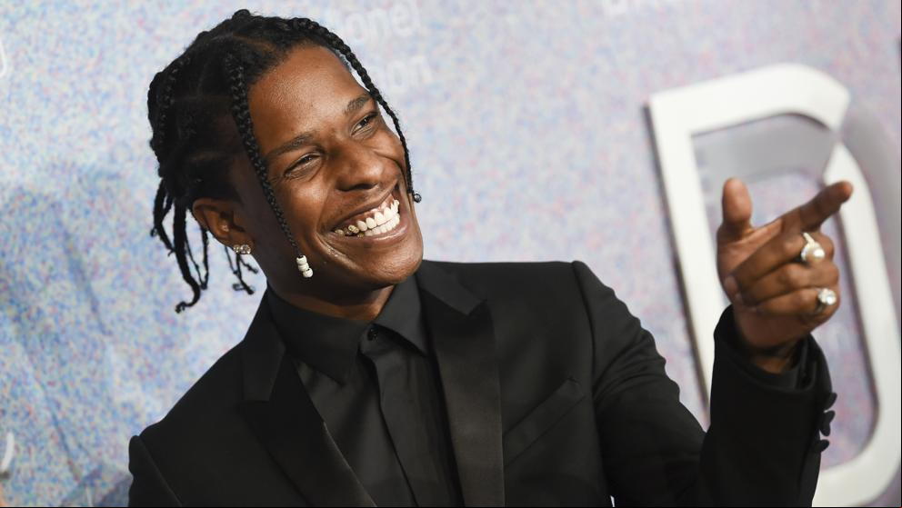 El rapero A$AP Rocky se lía ‘el pañuelo’ a la cabeza y marca un precedente en la moda masculina