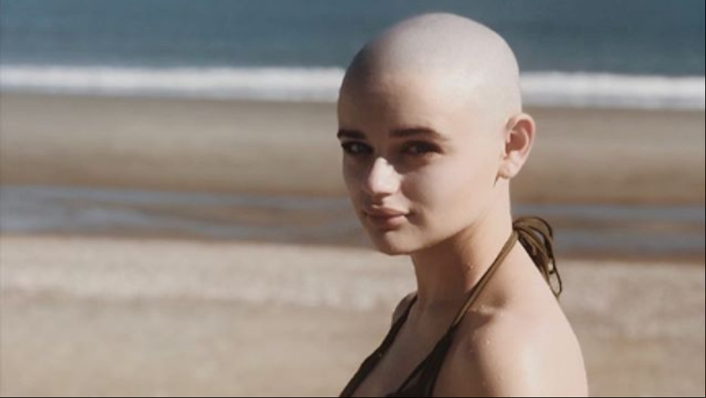 El desagradable momento que vivió Joey King en un avión al ser confundida con una paciente con cáncer