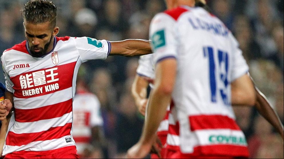 ¿Quién espía a los jugadores del Granada con cámaras ocultas en el vestuario?