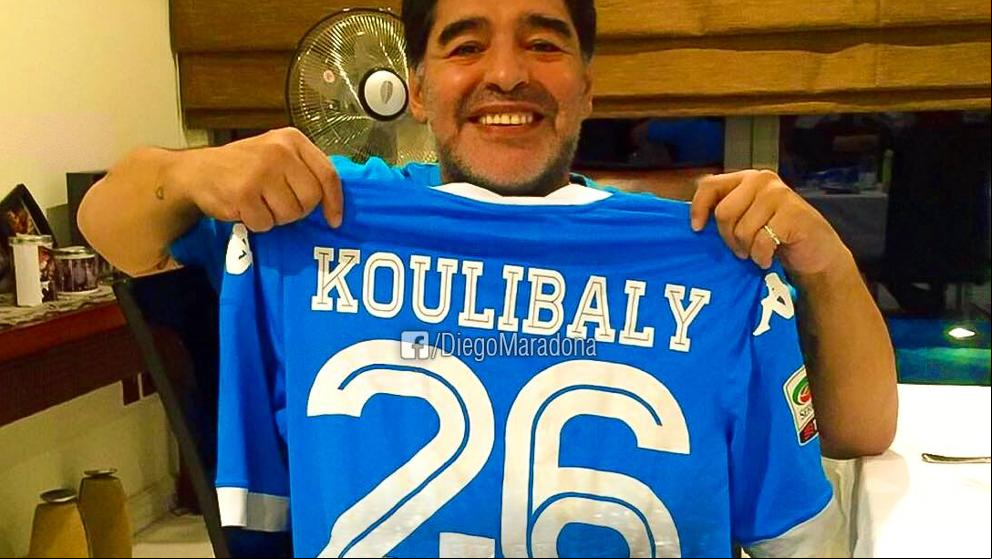 Maradona confiesa: “Yo también sufrí cantos racistas”
