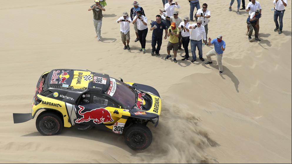 Loeb gana la segunda etapa en coches y Barreda sigue líder en motos