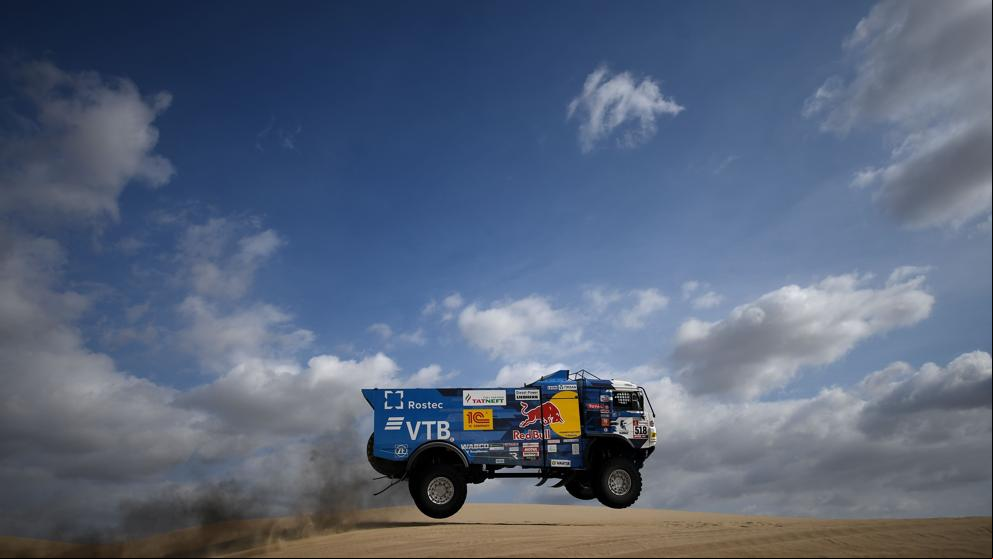 Un piloto de camión del Dakar atropella a un espectador y se da a la fuga
